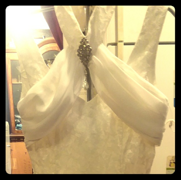 Wedding dresses - Picture 1 of 7